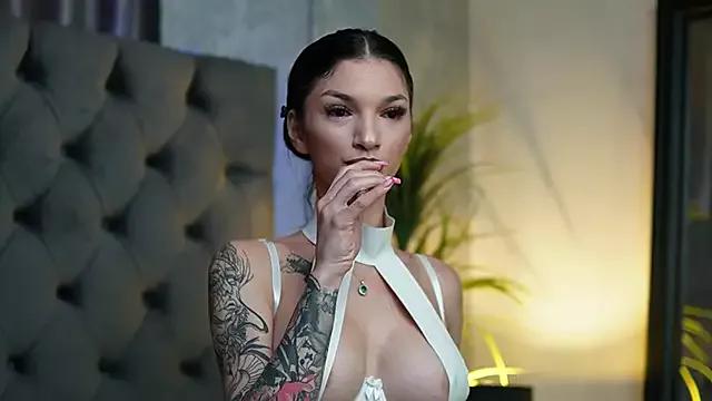 Check-out your craziest wishes with our pick of gaming cams models, featuring big knockers, round tails and tight twats.