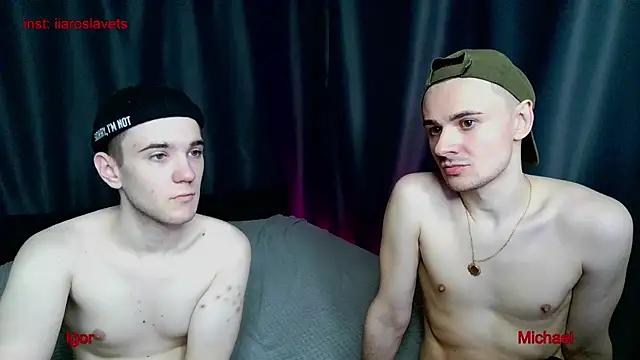 Check-out your craziest wishes with our pick of gaming cams models, featuring big knockers, round tails and tight twats.