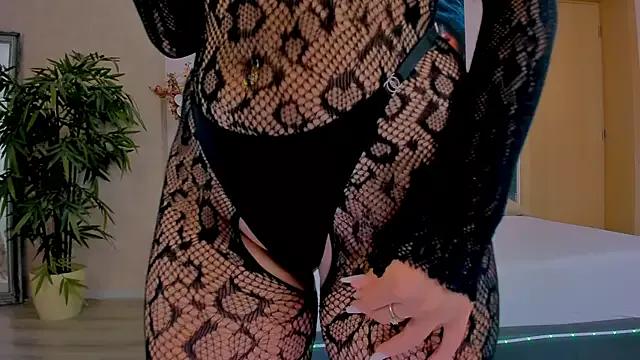 Check-out your craziest wishes with our pick of gaming cams models, featuring big knockers, round tails and tight twats.