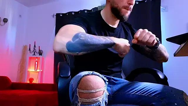 Check-out your craziest wishes with our pick of gaming cams models, featuring big knockers, round tails and tight twats.