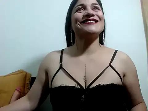 Mikaela_anal_squirt from StripChat is Freechat