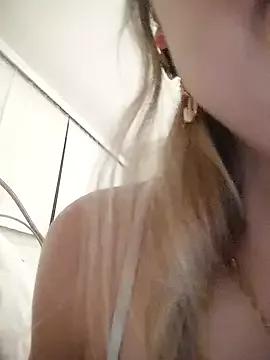 mikateen from StripChat is Freechat