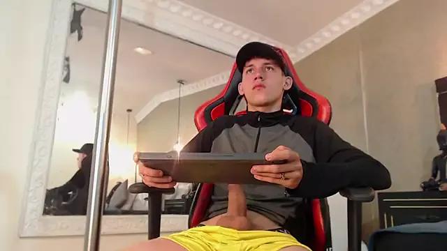 Check-out your craziest wishes with our pick of gaming cams models, featuring big knockers, round tails and tight twats.