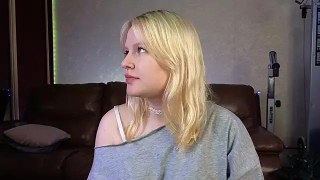 Mila_Lioness from StripChat is Freechat