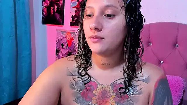 Check-out your craziest wishes with our pick of gaming cams models, featuring big knockers, round tails and tight twats.