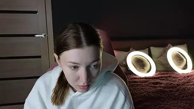 MilaDreamy from StripChat is Freechat