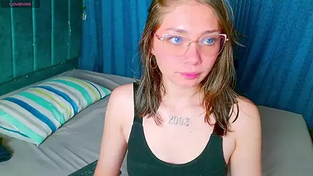 MilaFyre from StripChat is Freechat