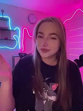 Milana_mil from StripChat is Freechat