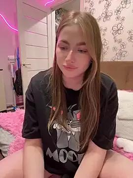 Milana_mil from StripChat is Freechat