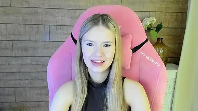Check-out your craziest wishes with our pick of gaming cams models, featuring big knockers, round tails and tight twats.