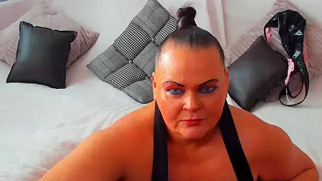 Check-out your craziest wishes with our pick of gaming cams models, featuring big knockers, round tails and tight twats.