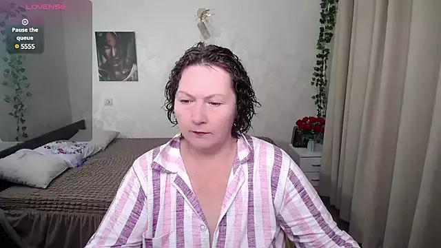 milf_hornys from StripChat is Freechat