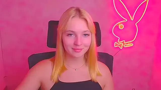 Milka_kiss_ from StripChat is Freechat