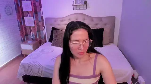 Milla_lourents from StripChat is Freechat