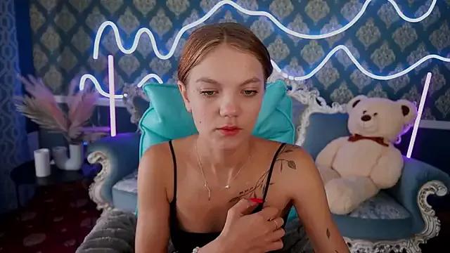 Check-out your craziest wishes with our pick of gaming cams models, featuring big knockers, round tails and tight twats.