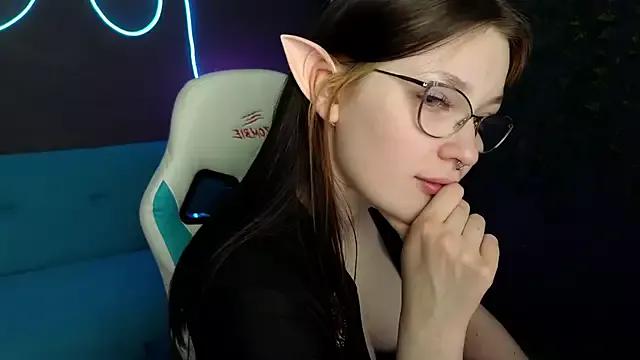 Check-out your craziest wishes with our pick of gaming cams models, featuring big knockers, round tails and tight twats.