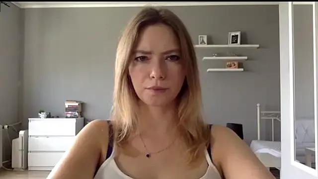 MillieShow from StripChat is Freechat
