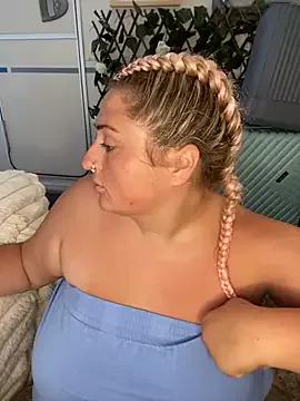 mimiprincessxoox from StripChat is Freechat