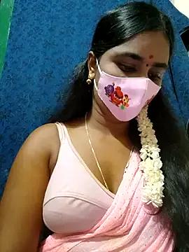 mini-queen from StripChat is Freechat