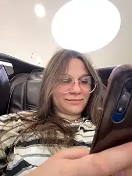 Photos of MiniVi from StripChat is Freechat