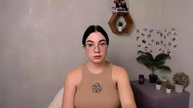 MiraBabe_ from StripChat is Freechat