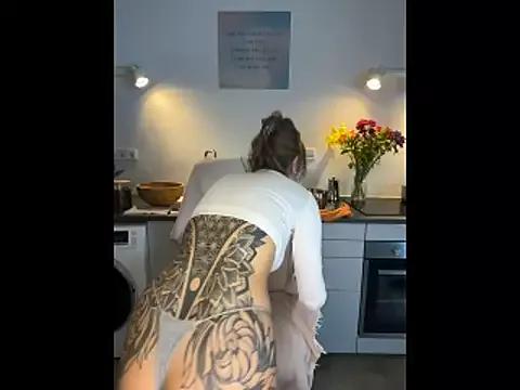 Check-out your craziest wishes with our pick of gaming cams models, featuring big knockers, round tails and tight twats.