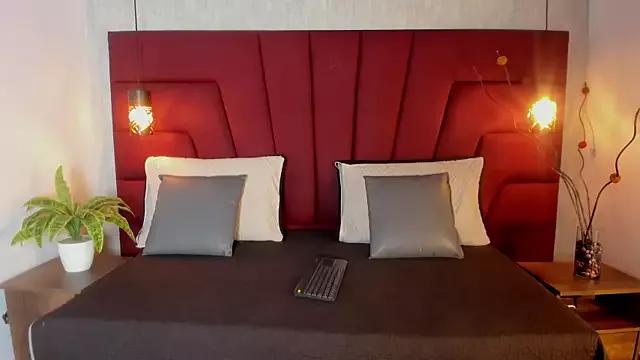 Miranda_Laurent from StripChat is Freechat