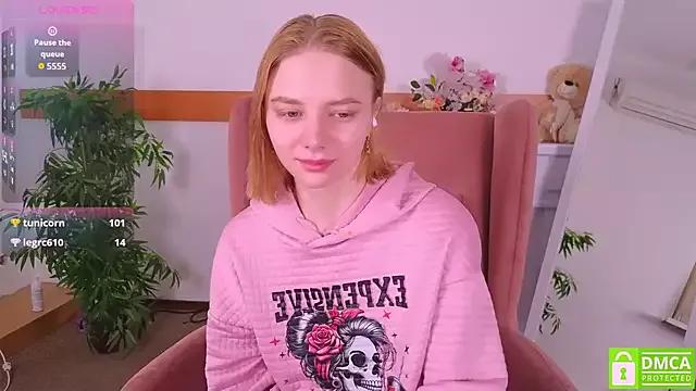 Check-out your craziest wishes with our pick of gaming cams models, featuring big knockers, round tails and tight twats.