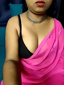 Miss-oly from StripChat is Freechat
