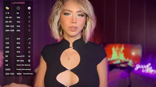 Check-out your craziest wishes with our pick of gaming cams models, featuring big knockers, round tails and tight twats.