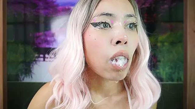 Check-out your craziest wishes with our pick of gaming cams models, featuring big knockers, round tails and tight twats.