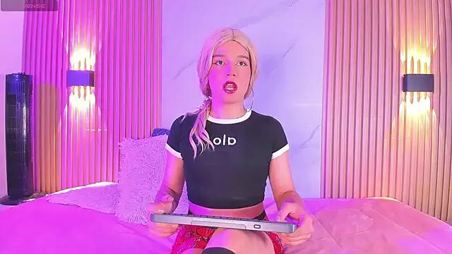 Check-out your craziest wishes with our pick of gaming cams models, featuring big knockers, round tails and tight twats.