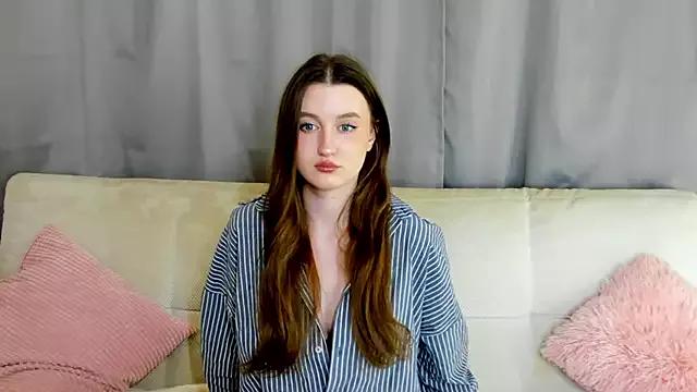 MissFoxy_Ti from StripChat is Freechat