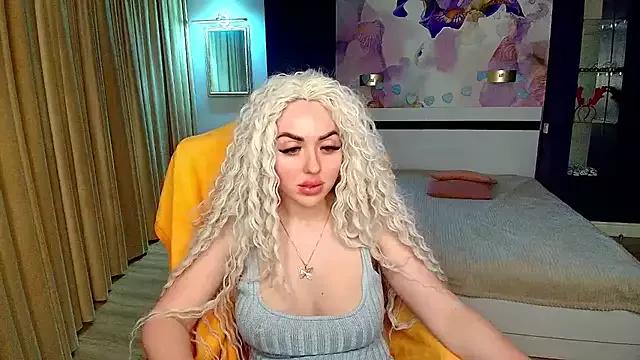 MissisCaty from StripChat is Freechat