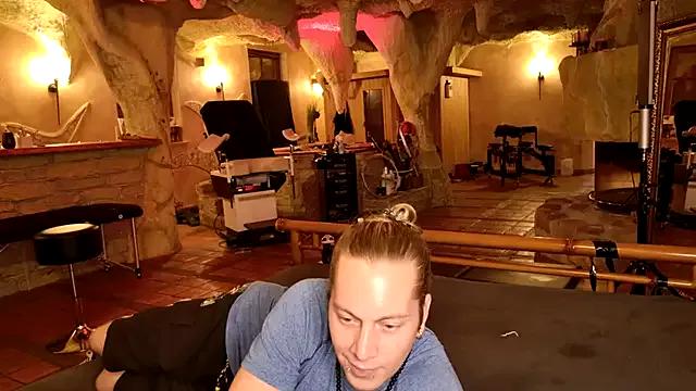 MissKataleyaa from StripChat is Freechat