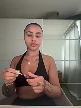 Check-out your craziest wishes with our pick of gaming cams models, featuring big knockers, round tails and tight twats.