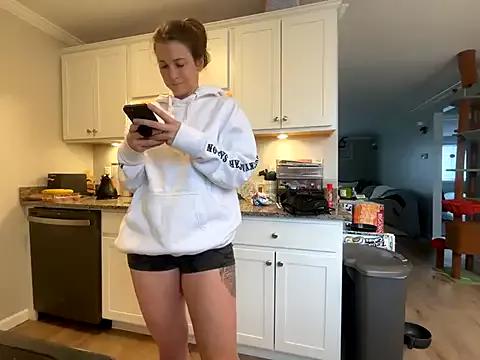 Check-out your craziest wishes with our pick of gaming cams models, featuring big knockers, round tails and tight twats.