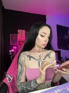 Check-out your craziest wishes with our pick of gaming cams models, featuring big knockers, round tails and tight twats.