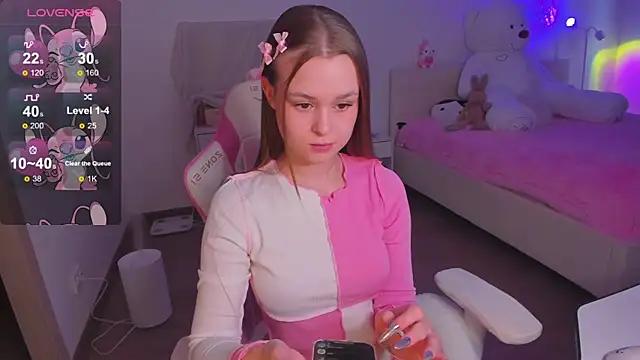 Check-out your craziest wishes with our pick of gaming cams models, featuring big knockers, round tails and tight twats.