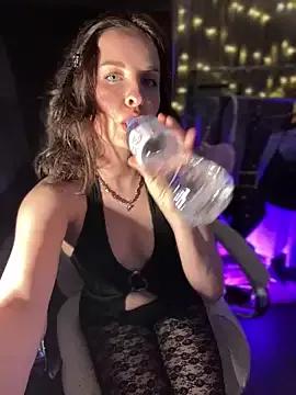 MollyBer from StripChat is Freechat