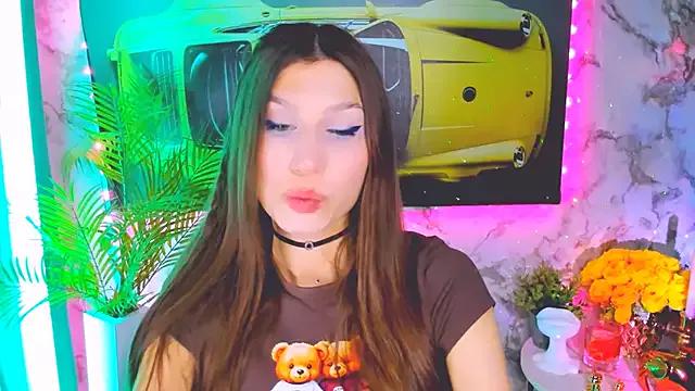 Mollyinyourmind from StripChat is Freechat