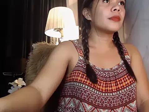 Mollylicious from StripChat is Freechat