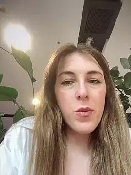 MommmyYummy from StripChat is Freechat