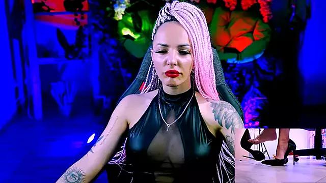 Check-out your craziest wishes with our pick of gaming cams models, featuring big knockers, round tails and tight twats.