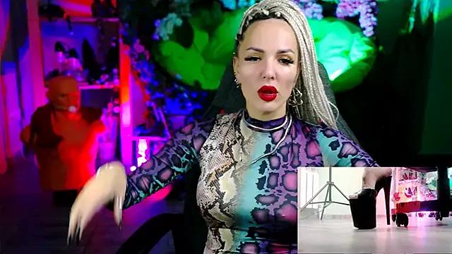 Check-out your craziest wishes with our pick of gaming cams models, featuring big knockers, round tails and tight twats.