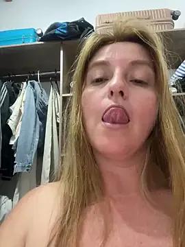 moniquerainx from StripChat is Freechat