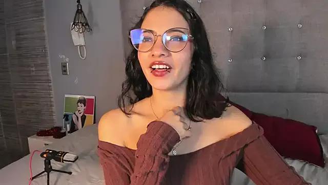 Moon__April from StripChat is Freechat