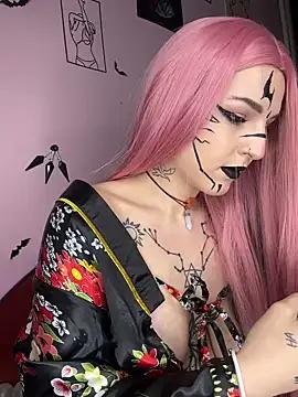 Check-out your craziest wishes with our pick of gaming cams models, featuring big knockers, round tails and tight twats.