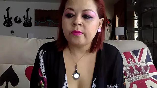 moonbby from StripChat is Freechat