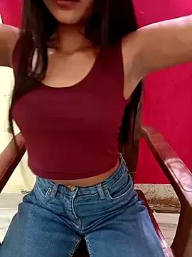 MoonlikeLexis from StripChat is Freechat
